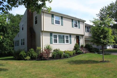 56 Blacksmith Dr, Needham, MA 02492 photo 2
