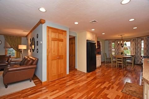 8 Corinth Dr, Worcester, MA 01606 photo 6