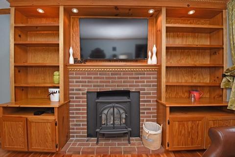 8 Corinth Dr, Worcester, MA 01606 photo 10