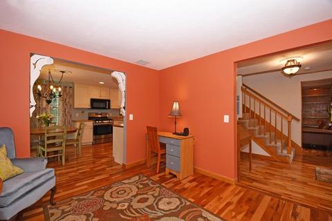 8 Corinth Dr, Worcester, MA 01606 photo 3