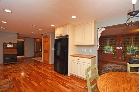 8 Corinth Dr, Worcester, MA 01606 photo 5