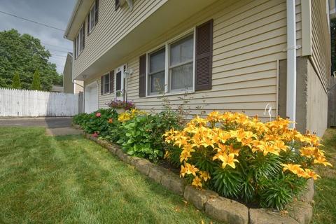 55 Wing St, Springfield, MA 01151 photo 2