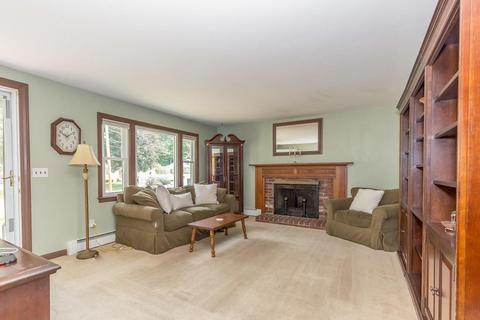 23 Pine Ridge Dr, Ayer, MA 01432 photo 2