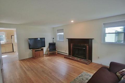 76 Jonquil Dr, Springfield, MA 01119 photo 5