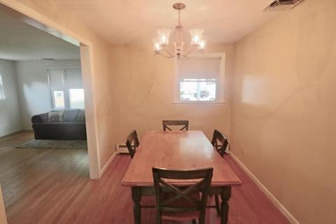 76 Jonquil Dr, Springfield, MA 01119 photo 6