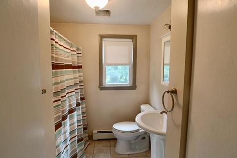 76 Jonquil Dr, Springfield, MA 01119 photo 4