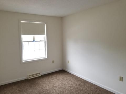 39 Ferris St, Springfield, MA 01151 photo 10