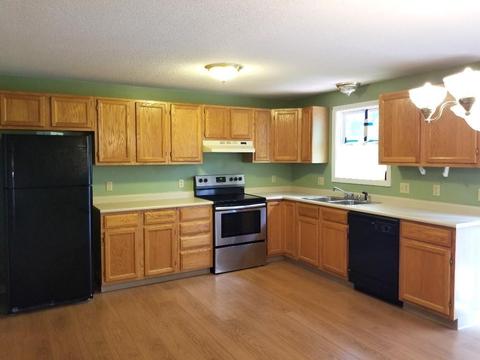 39 Ferris St, Springfield, MA 01151 photo 2