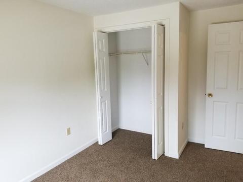 39 Ferris St, Springfield, MA 01151 photo 11
