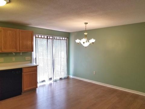 39 Ferris St, Springfield, MA 01151 photo 4