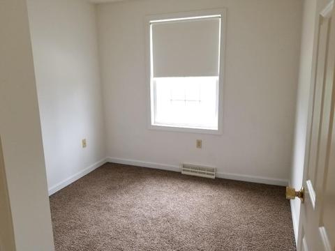 39 Ferris St, Springfield, MA 01151 photo 12