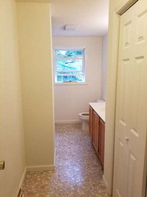 39 Ferris St, Springfield, MA 01151 photo 14