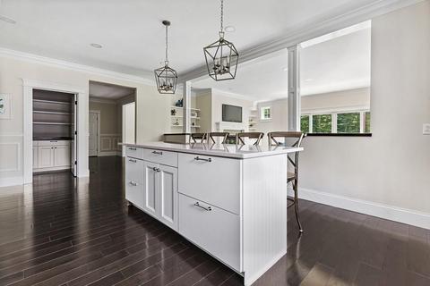 98 Cushing St, Hingham, MA 02043 photo 5