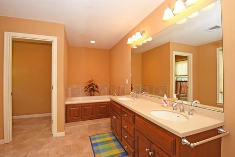 25 East St, Upton, MA 01568 photo 17