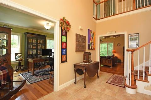 25 East St, Upton, MA 01568 photo 2