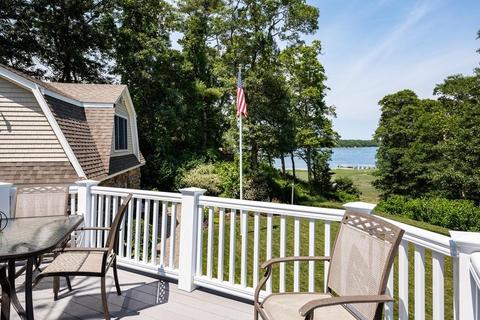 7 Wolf Rd, Bourne, MA 02532 photo 2