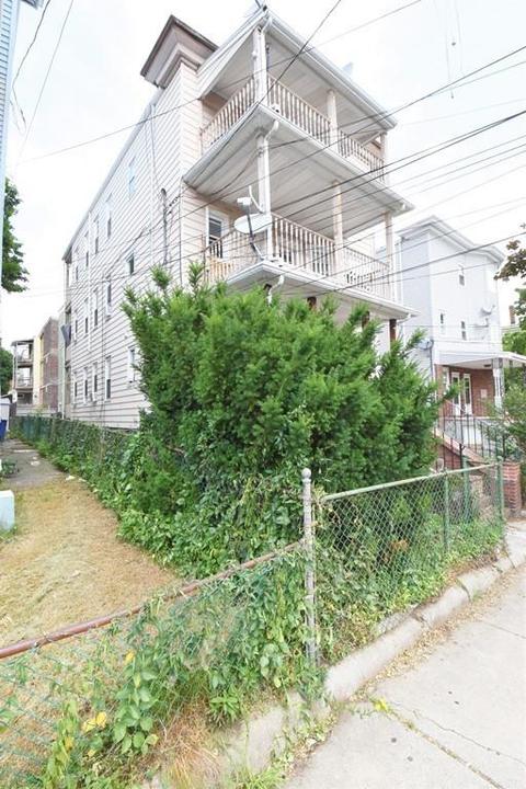 84 Vernal St, Everett, MA 02149 photo 3