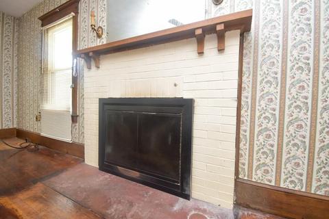 141 Oak St, Springfield, MA 01109 photo 4