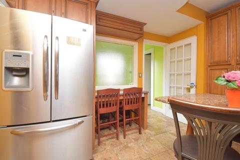 141 Oak St, Springfield, MA 01109 photo 16