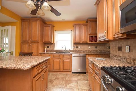 141 Oak St, Springfield, MA 01109 photo 13