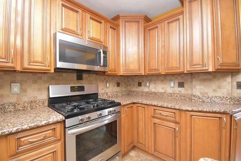 141 Oak St, Springfield, MA 01109 photo 11