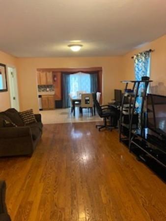 20 Stanton St, Worcester, MA 01605 photo 2