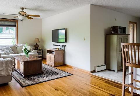 54 Manhattan, Worcester, MA 01602 photo 6