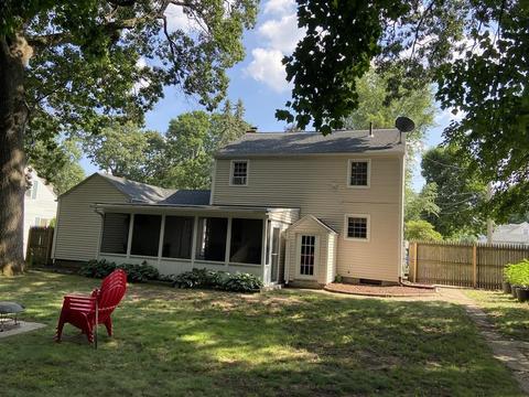 65 Anniversary St, Springfield, MA 01104 photo 2