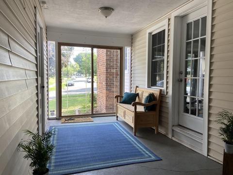 65 Anniversary St, Springfield, MA 01104 photo 3