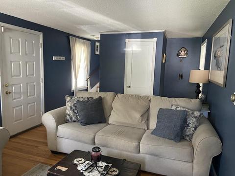 65 Anniversary St, Springfield, MA 01104 photo 6