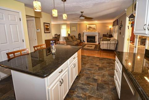 29 Spindle Tree Ln, Amesbury, MA 01913 photo 5
