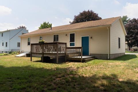 79 Amos Dr, Springfield, MA 01118 photo 4