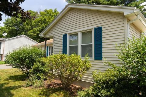 79 Amos Dr, Springfield, MA 01118 photo 3