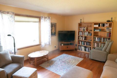 79 Amos Dr, Springfield, MA 01118 photo 9