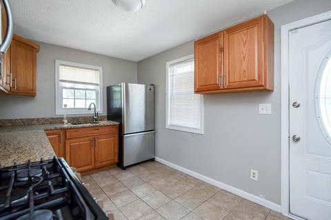 64 Roosevelt Ter, Springfield, MA 01109 photo 21