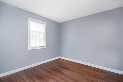 64 Roosevelt Ter, Springfield, MA 01109 photo 4