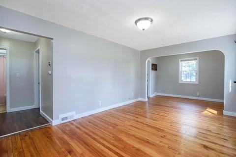 64 Roosevelt Ter, Springfield, MA 01109 photo 12