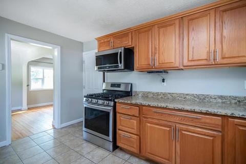 64 Roosevelt Ter, Springfield, MA 01109 photo 19