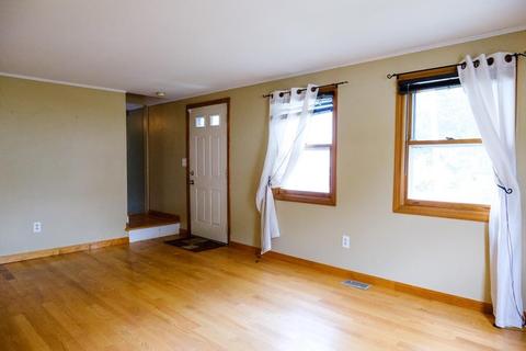 1507 Locust St, Fall River, MA 02723 photo 4