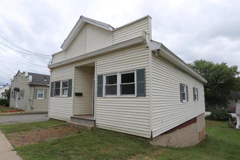 21 Bourne St, Palmer, MA 01080 photo 1