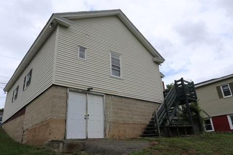 21 Bourne St, Palmer, MA 01080 photo 4