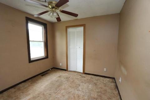 21 Bourne St, Palmer, MA 01080 photo 13