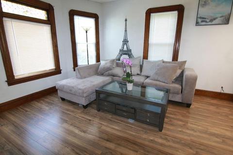 98 Beaumont St, Springfield, MA 01108 photo 3
