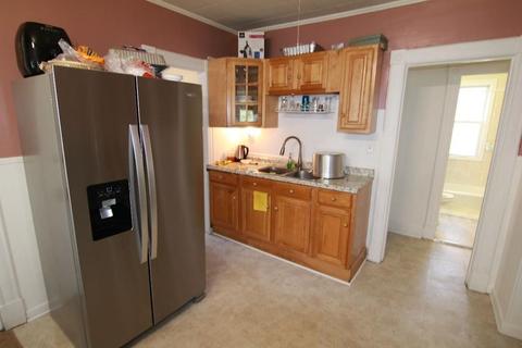 98 Beaumont St, Springfield, MA 01108 photo 9