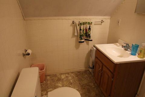 98 Beaumont St, Springfield, MA 01108 photo 13