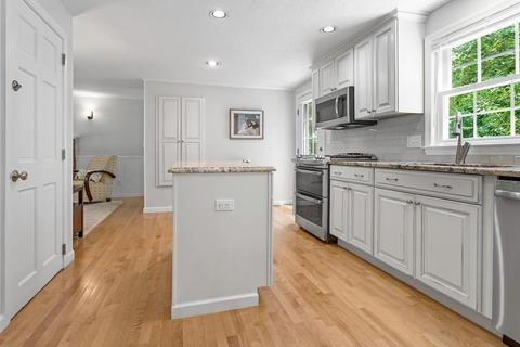 5 Hazeltine, Upton, MA 01568 photo 3