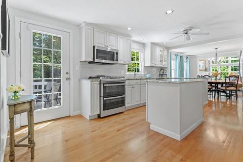 5 Hazeltine, Upton, MA 01568 photo 4