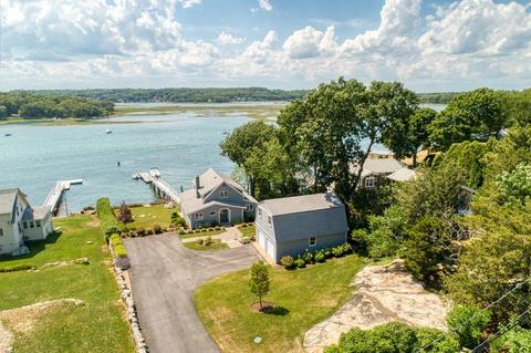 34 Thurston Point Rd, Gloucester, MA 01930 photo 1