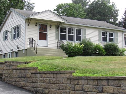 30 Warren St, Upton, MA 01568 photo 2