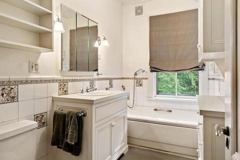 84 Upland Rd, Brookline, MA 02445 photo 16